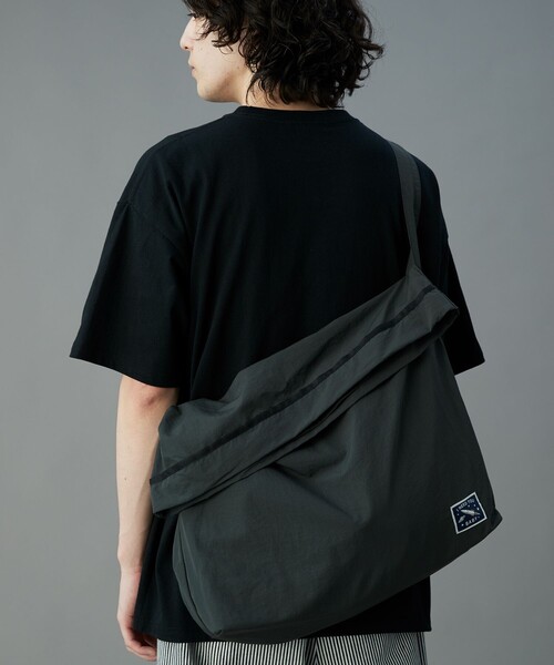FREAK'S STORE(フリークスストア)の「限定展開 I Need You Baby/アイニーヂューベイべー 2way Shoulder Bag-L(ショルダーバッグ・メンズ・ホワイト/ブラウン/チャコールグレー・フリ-)」の2枚目の写真