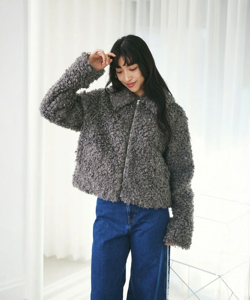 MIEL CRISHUNANT（ミエルクリシュナ）の「ビックカラーボアジャケット