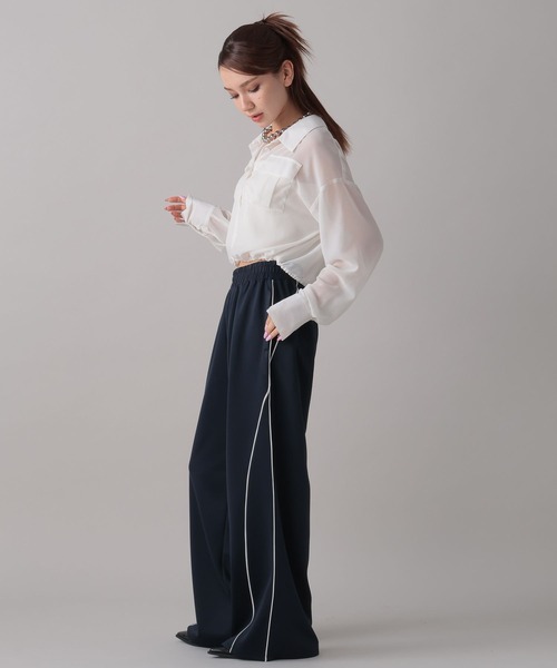 FOREVER 21（フォーエバー トゥエンティーワン）の「【2024FW】クロップドドロストシャツ（シャツ/ブラウス・レディース・オフホワイト/ブラック系その他/ブラック/ホワイト系その他・FREE）」の17枚目の写真