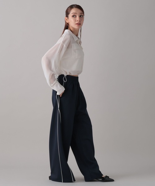 FOREVER 21（フォーエバー トゥエンティーワン）の「【2024FW】クロップドドロストシャツ（シャツ/ブラウス・レディース・オフホワイト/ブラック系その他/ブラック/ホワイト系その他・FREE）」の18枚目の写真