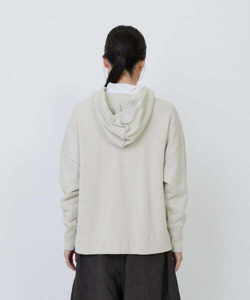 LOISIR（ロワズィール）の「度詰め裏毛フーディ（パーカー・レディース・キナリ/ブルーグリーン/ブラック・FREE）」の10枚目の写真