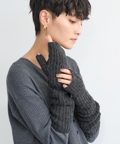 BARNYARDSTORM（バンヤードストーム）の「BARNYARDSTORM / カシミア混アームウォーマー（アームカバー・レディース・チャコール/グレー・FREE）」の3枚目の写真