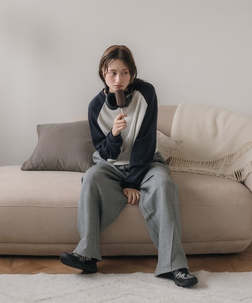 HEILIS(ヘイリス)の「【新色追加】クロップド丈ラグランスリーブロングTシャツ / グレー ネイビー グリーン ラグラン コンパクト クロップド 秋服 冬服 春服 ノームコア ショート丈 インナー 韓国 長袖 ロンT スウェット レイヤード(Tシャツ/カットソー・レディース・グリーン/ネイビー/グレー・FREE)」の22枚目の写真