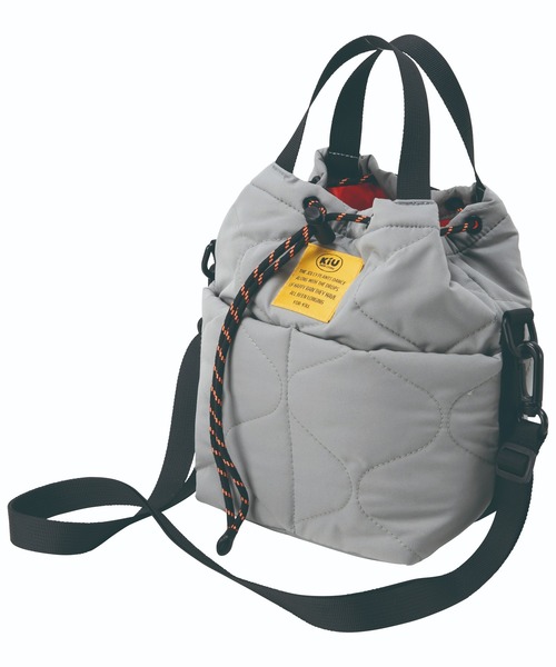 KiU（キウ）の「パデッドポケッタフルミニショルダーバッグ（ショルダーバッグ・レディース・アイボリー/カーキ/ブラック/レオパード/グレー/テラコッタ・FREE）」の2枚目の写真