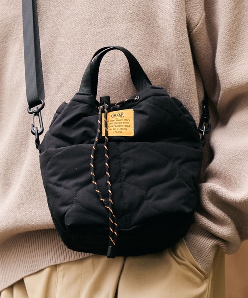 KiU（キウ）の「パデッドポケッタフルミニショルダーバッグ（ショルダーバッグ・レディース・アイボリー/カーキ/ブラック/レオパード/グレー/テラコッタ・FREE）」の7枚目の写真