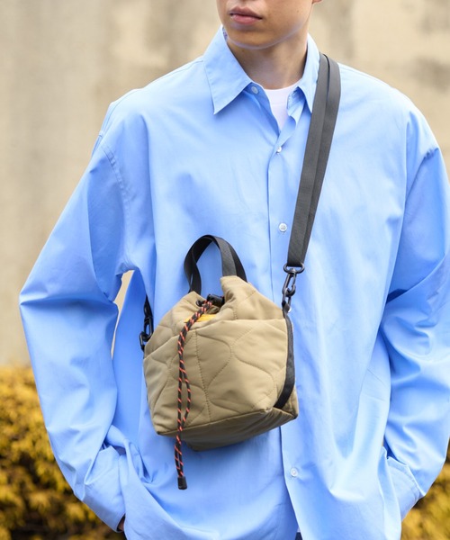 KiU（キウ）の「パデッドポケッタフルミニショルダーバッグ（ショルダーバッグ・レディース・アイボリー/カーキ/ブラック/レオパード/グレー/テラコッタ・FREE）」の16枚目の写真