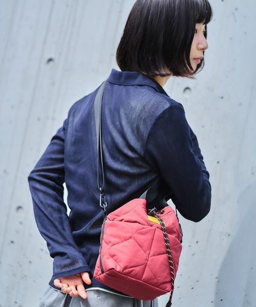 KiU（キウ）の「パデッドポケッタフルミニショルダーバッグ（ショルダーバッグ・レディース・アイボリー/カーキ/ブラック/レオパード/グレー/テラコッタ・FREE）」の21枚目の写真