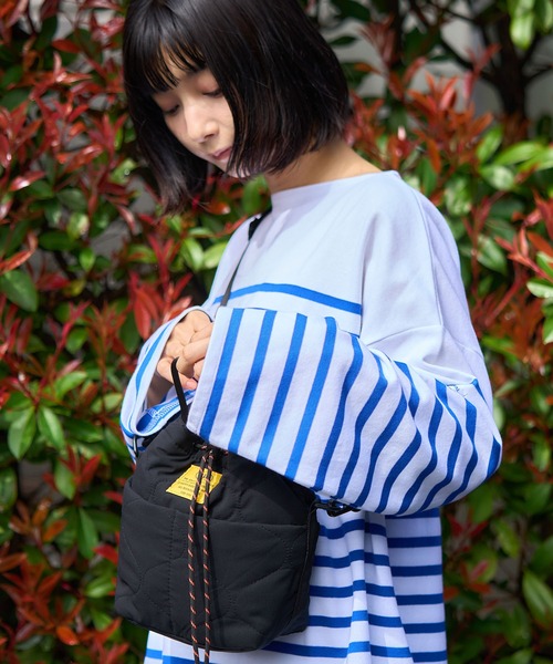 KiU（キウ）の「パデッドポケッタフルミニショルダーバッグ（ショルダーバッグ・レディース・アイボリー/カーキ/ブラック/レオパード/グレー/テラコッタ・FREE）」の10枚目の写真