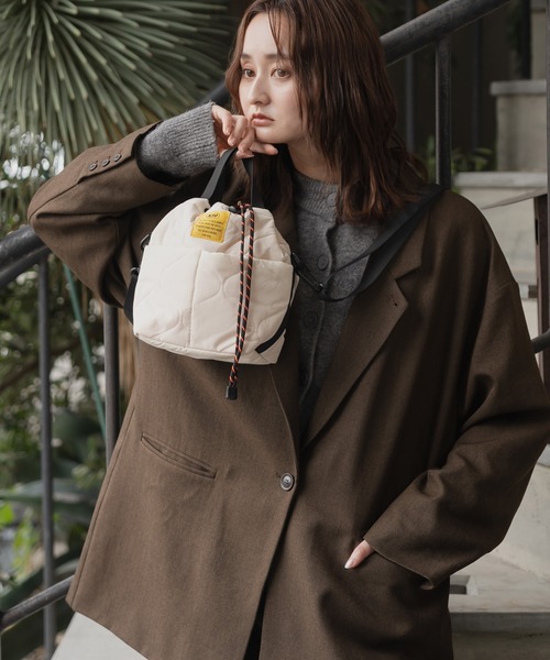 KiU(キウ)の「パデッドポケッタフルミニショルダーバッグ(ショルダーバッグ・レディース・アイボリー/カーキ/ブラック/アニマル/グレー/テラコッタ/グリーン/レオパード・FREE)」の20枚目の写真
