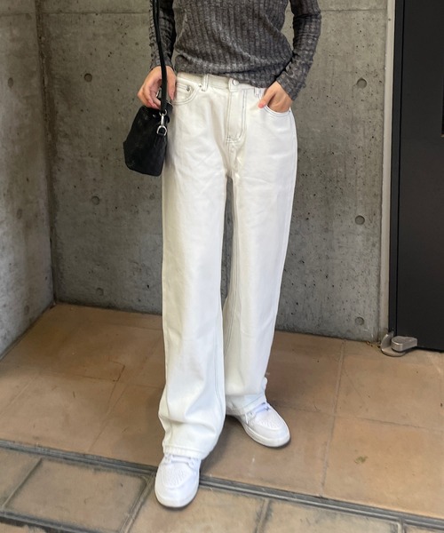 ROGER AND RAW(ロジャーアンドロウ)の「バックリボン刺繍パンツ(デニムパンツ・レディース・アイボリー・SMALL/MEDIUM)」の3枚目の写真