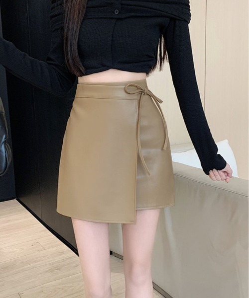 kirakiraShop(キラキラショップ)の「フェイクレザー ミニ丈 ラップ スカート(スカート・レディース・ブラック/ブラウン/ベージュ・S/M/L)」の18枚目の写真