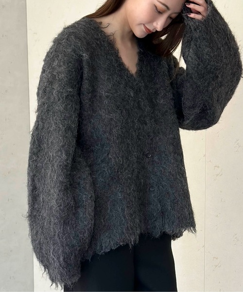 Per sist ence（パーシエンス）の「ブークレーシャギーVネックカーディガン（カーディガン/ボレロ・レディース・チャコールグレー/アイボリー/オレンジ/グリーン/グレー・FREE）」の3枚目の写真