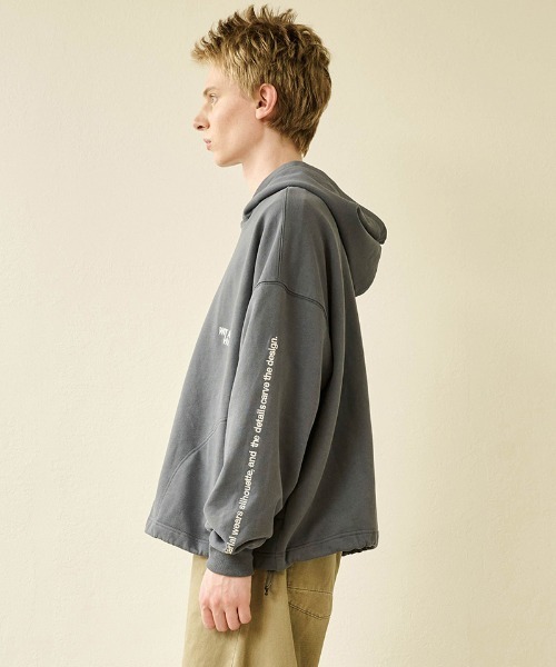 Kelen（ケレン）の「mpa3621-BELLE コンセプトエンブロイドフーディー（パーカー・メンズ・ブルーグレー/ワイン/ブラック・38/40/42）」の7枚目の写真