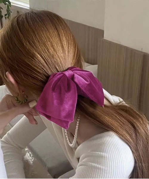 ammy.(エイミードット)の「【 ammy. / エイミードット 】 ベロア ビッグ リボン ヘアクリップ(バレッタ/ヘアクリップ・レディース・ブラウン/ワインレッド/ブラック/ダークパープル/ライトパープル・FREE)」の4枚目の写真