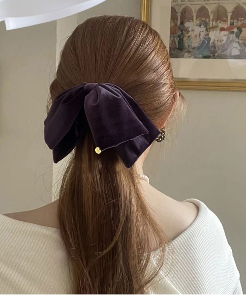 ammy.(エイミードット)の「【 ammy. / エイミードット 】 ベロア ビッグ リボン ヘアクリップ(バレッタ/ヘアクリップ・レディース・ブラウン/ワインレッド/ブラック/ダークパープル/ライトパープル・FREE)」の3枚目の写真