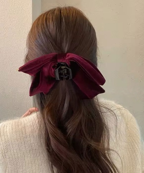 ammy.(エイミードット)の「【 ammy. / エイミードット 】 ベロア ビッグ リボン ヘアクリップ(バレッタ/ヘアクリップ・レディース・ブラウン/ワインレッド/ブラック/ダークパープル/ライトパープル・FREE)」の5枚目の写真
