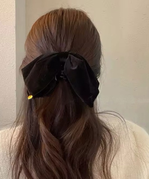 ammy.(エイミードット)の「【 ammy. / エイミードット 】 ベロア ビッグ リボン ヘアクリップ(バレッタ/ヘアクリップ・レディース・ブラウン/ワインレッド/ブラック/ダークパープル/ライトパープル・FREE)」の6枚目の写真