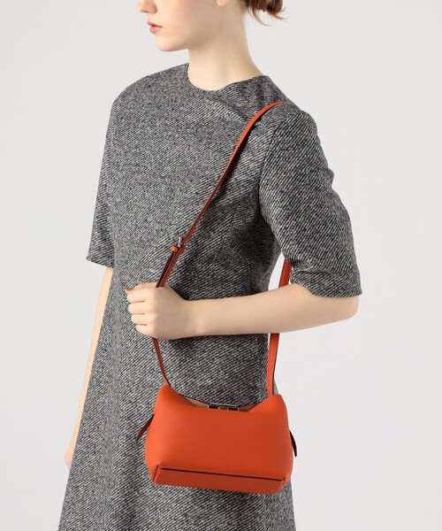 TOMORROWLAND (トゥモローランド)の「PUNTI. MAGNOLIA ショルダーバッグ(ショルダーバッグ・レディース・ダークオレンジ/ブラック・FREE)」の3枚目の写真