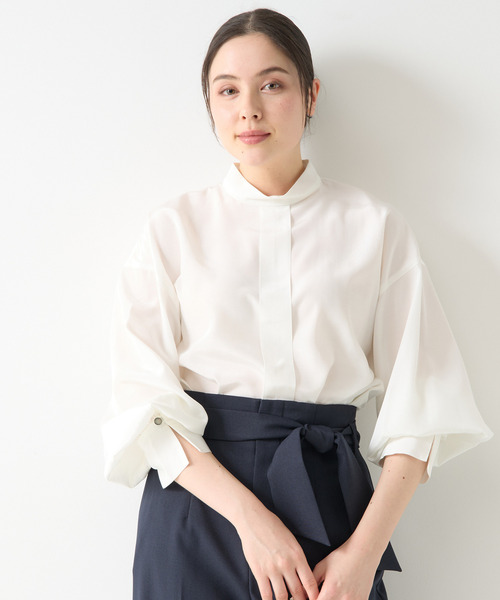 Tiara（ティアラ）の「ボリュームスリーブタックブラウス（シャツ/ブラウス・レディース・ホワイト/ネイビー・FREE）」の2枚目の写真