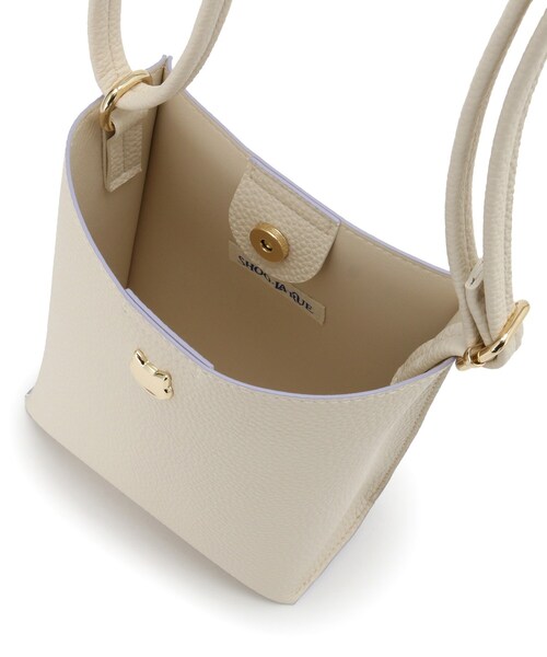 SHOO・LA・RUE（シューラルー）の「ソフトレザー調ポシェット（ショルダーバッグ・キッズ・アイボリー/グリーン系・00）」の8枚目の写真