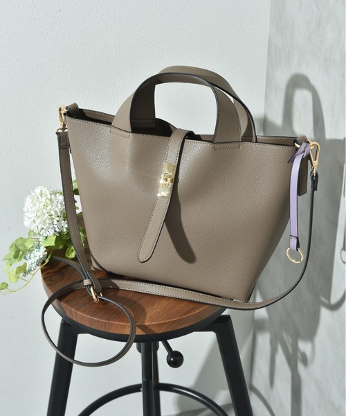 INTERPLANET（インタープラネット）の「スクエア２ＷＡＹ　ＢＡＧ（ショルダーバッグ・レディース・アイボリー/ブラック/グレイッシュベージュ・フリー）」の3枚目の写真