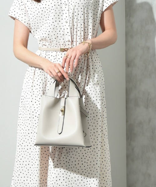 INTERPLANET（インタープラネット）の「スクエア２ＷＡＹ　ＢＡＧ（ショルダーバッグ・レディース・アイボリー/ブラック/グレイッシュベージュ・フリー）」の13枚目の写真