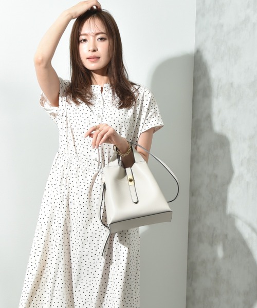 INTERPLANET（インタープラネット）の「スクエア２ＷＡＹ　ＢＡＧ（ショルダーバッグ・レディース・アイボリー/ブラック/グレイッシュベージュ・フリー）」の11枚目の写真