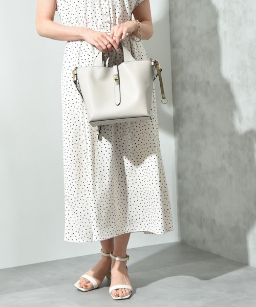 INTERPLANET（インタープラネット）の「スクエア２ＷＡＹ　ＢＡＧ（ショルダーバッグ・レディース・アイボリー/ブラック/グレイッシュベージュ・フリー）」の17枚目の写真