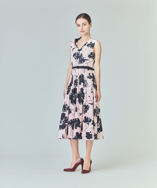GRACE CLASS(グレースクラス)の「バイカラーボタニカルドレス(ワンピース・レディース・ブラック/ピンク・38/36)」の2枚目の写真