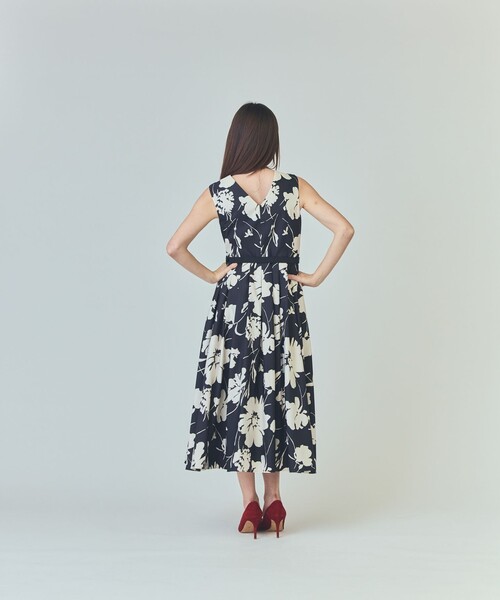 GRACE CLASS(グレースクラス)の「バイカラーボタニカルドレス(ワンピース・レディース・ブラック/ピンク・38/36)」の10枚目の写真