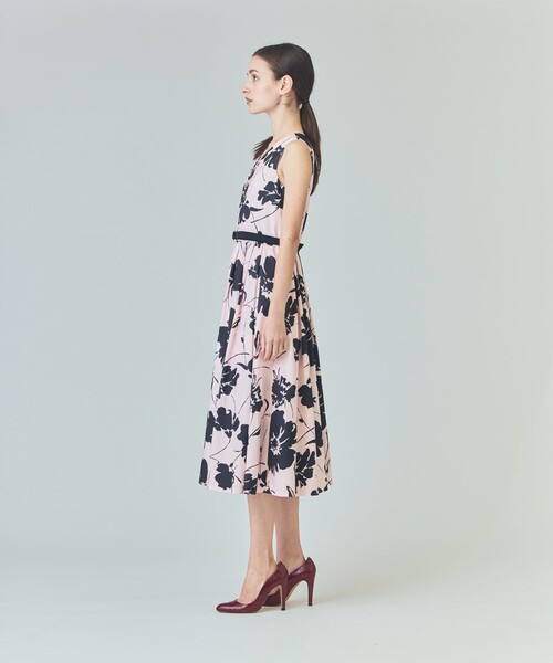 GRACE CLASS(グレースクラス)の「バイカラーボタニカルドレス(ワンピース・レディース・ブラック/ピンク・38/36)」の20枚目の写真