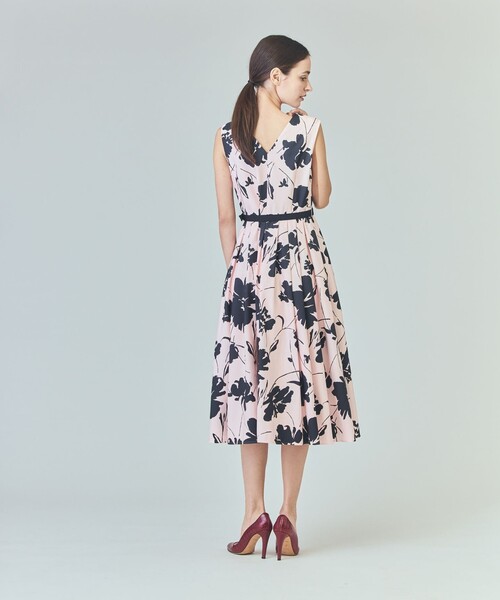 GRACE CLASS(グレースクラス)の「バイカラーボタニカルドレス(ワンピース・レディース・ブラック/ピンク・38/36)」の21枚目の写真