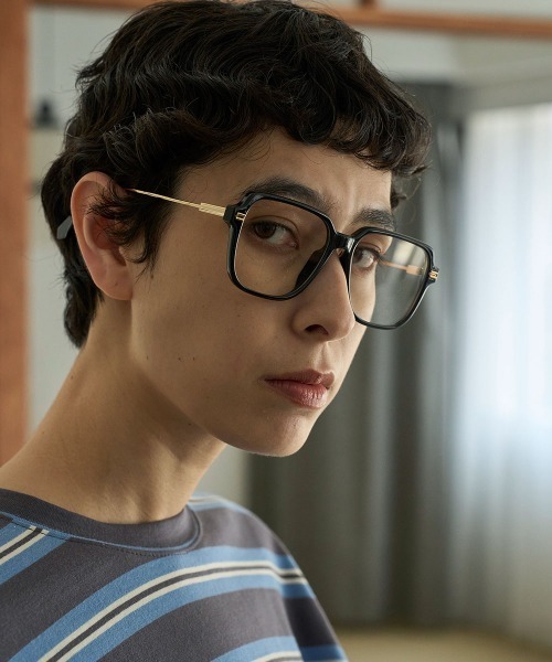 marjour（マージュール）の「BIG FRAME GLASSES（メガネ・レディース・ベージュ/ブラック・FREE）」の7枚目の写真