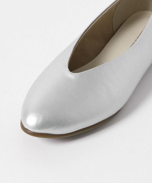 URBAN RESEARCH DOORS（アーバンリサーチドアーズ）の「Vカットパンプス（パンプス・レディース・ブラック/グレー系その他/シルバー・35/37/38/36）」の19枚目の写真