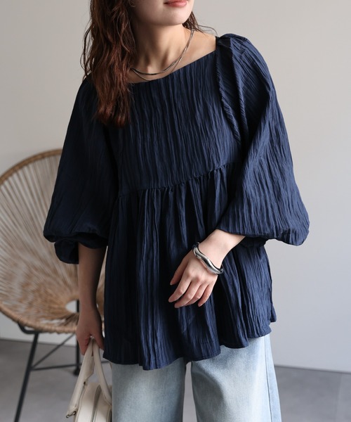 セール】ペプラムサテンブラウス / シワ・プリーツ加工トップス《動画