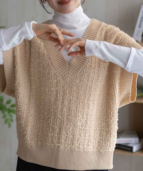 HusHusH（ハッシュアッシュ）の「HusHusH ニットベスト（ベスト・レディース・オフホワイト/ベージュ・L/M）」の2枚目の写真