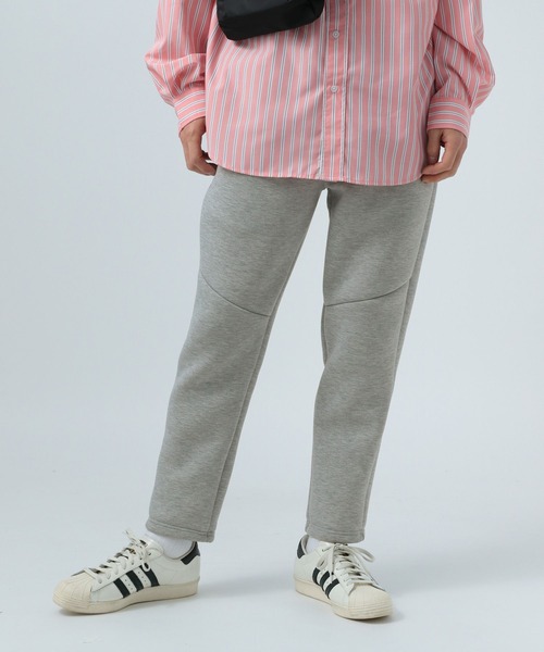 BAYFLOW（ベイフロー）の「[柔らかい穿き心地]コンフォートクッションパンツ[セットアップ可]（スウェットパンツ・メンズ・グレー/ブラック・MEDIUM/LARGE）」の4枚目の写真