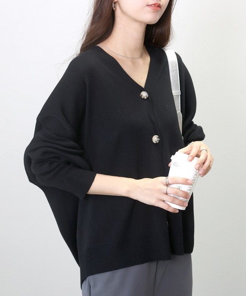 Aletta vita(アレッタビータ)の「リネンライクVネック2WAYカーディガン(カーディガン/ボレロ・レディース・ブラック/ライトブルー/ベージュ・FREE)」の2枚目の写真