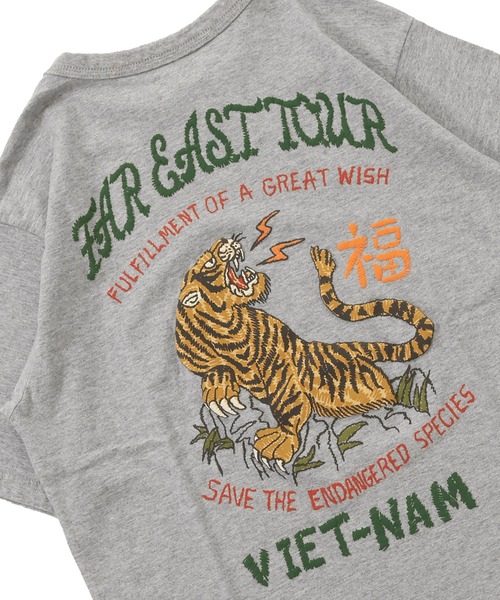 KRIFF MAYER(クリフメイヤー)の「スーベニアプリントT (虎)(Tシャツ/カットソー・メンズ・チャコール/オフホワイト/グレー/ブルー/イエロー・MEDIUM/X-LARGE/LARGE)」の4枚目の写真