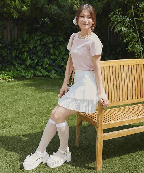 MAJESTIC LEGON(マジェスティックレゴン)の「☆パールリボンフリルボリュームサンダル(サンダル・レディース・ブラック/グレイッシュベージュ/アイボリー/グレー・SMALL/MEDIUM/LARGE/X-LARGE)」の11枚目の写真