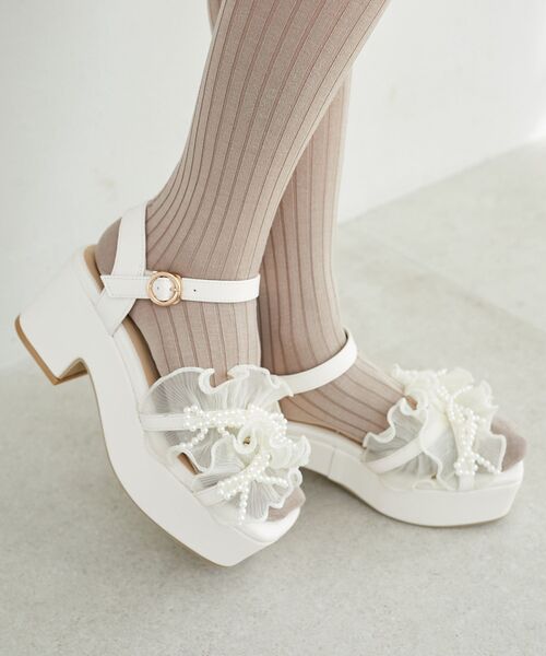 MAJESTIC LEGON(マジェスティックレゴン)の「☆パールリボンフリルボリュームサンダル(サンダル・レディース・ブラック/グレイッシュベージュ/アイボリー/グレー・SMALL/MEDIUM/LARGE/X-LARGE)」の13枚目の写真