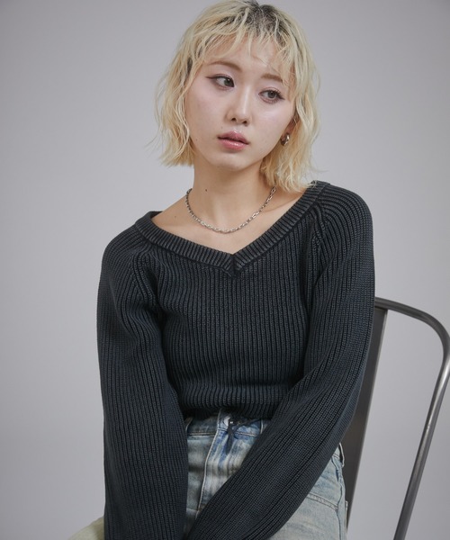 ENVYM（アンビー）の「ピグメントVネックショートダメージニット（ニット/セーター・レディース・ピンク/ブラック・FREE）」の21枚目の写真