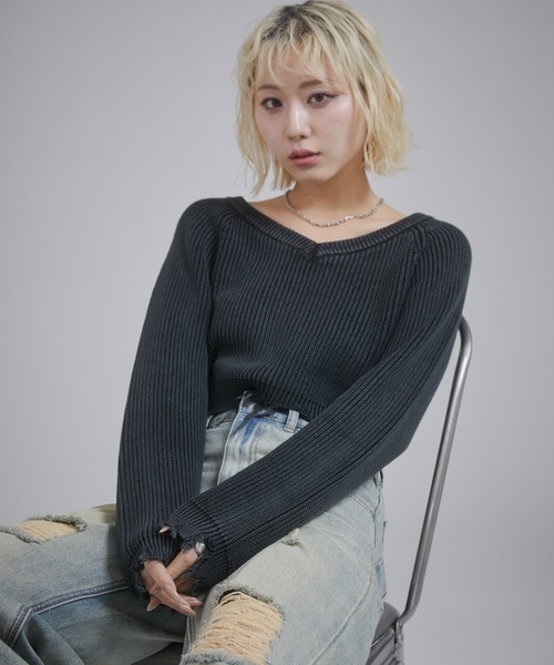 ENVYM（アンビー）の「ピグメントVネックショートダメージニット（ニット/セーター・レディース・ピンク/ブラック・FREE）」の22枚目の写真