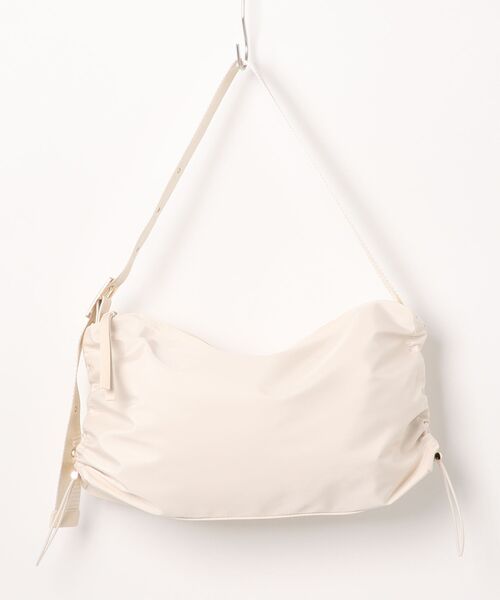 Elura（エルーラ）の「撥水ドロスとショルダーバッグ／288172（ハンドバッグ・レディース・ベージュ系その他/ブラック・ONE SIZE）」の2枚目の写真