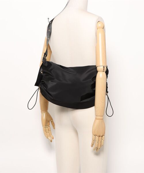 Elura（エルーラ）の「撥水ドロスとショルダーバッグ／288172（ハンドバッグ・レディース・ベージュ系その他/ブラック・ONE SIZE）」の14枚目の写真