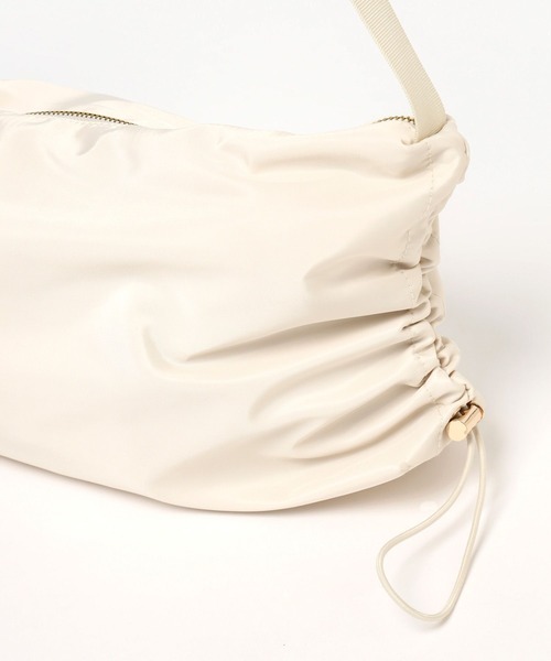 Elura（エルーラ）の「撥水ドロスとショルダーバッグ／288172（ハンドバッグ・レディース・ベージュ系その他/ブラック・ONE SIZE）」の8枚目の写真