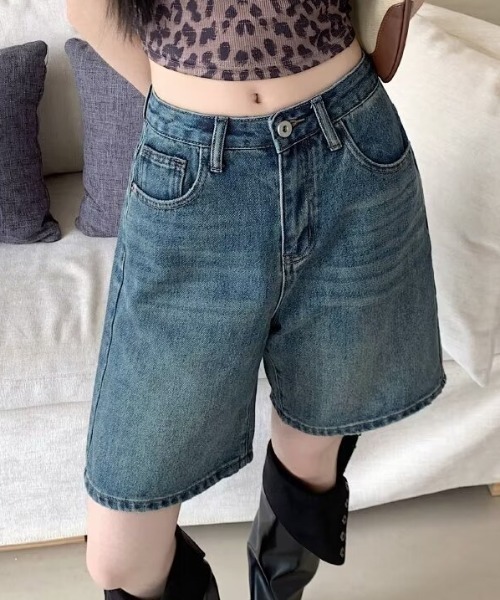 SHEPP(シープ)の「デニムハーフパンツ バミューダパンツ(デニムパンツ・レディース・ライトブルー/ブルー・M/L)」の2枚目の写真