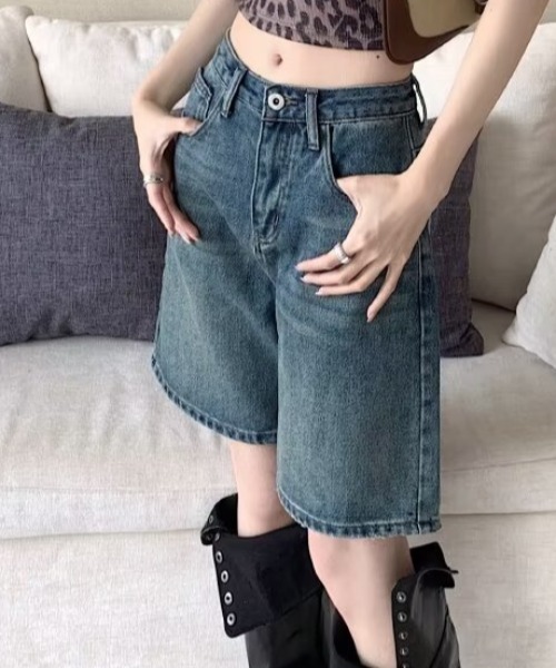 SHEPP(シープ)の「デニムハーフパンツ バミューダパンツ(デニムパンツ・レディース・ライトブルー/ブルー・M/L)」の16枚目の写真