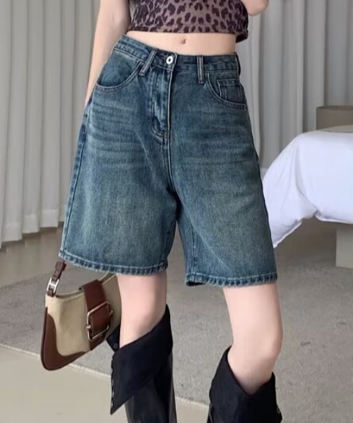 SHEPP(シープ)の「デニムハーフパンツ バミューダパンツ(デニムパンツ・レディース・ライトブルー/ブルー・M/L)」の17枚目の写真