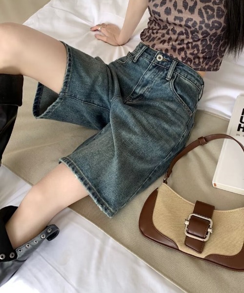 SHEPP(シープ)の「デニムハーフパンツ バミューダパンツ(デニムパンツ・レディース・ライトブルー/ブルー・M/L)」の3枚目の写真